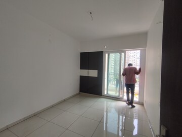 Room in 2 BHK Apartment at JM Florence, Tech Zone 4 Greater Noida – for Rent