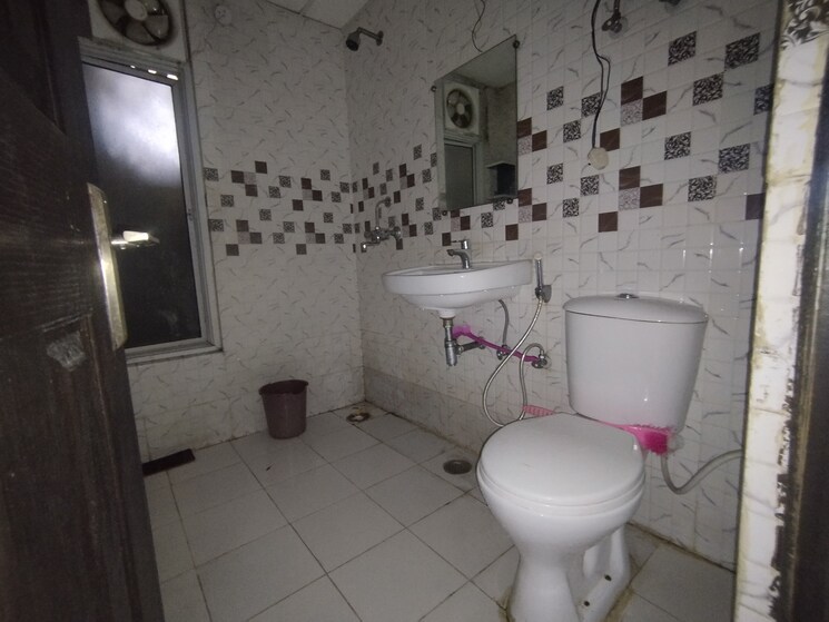 Bathroom, jm-florence 2 Bedroom 1197 Sq.Ft. Apartment In Tech Zone 4 Greater Noida Greater Noida 7953607