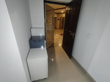 Room in 2 BHK Apartment at JM Florence, Tech Zone 4 Greater Noida – for Sale