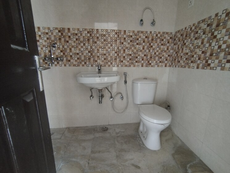 Bathroom, jm-florence 2 Bedroom 1197 Sq.Ft. Apartment In Tech Zone 4 Greater Noida Greater Noida 7953607