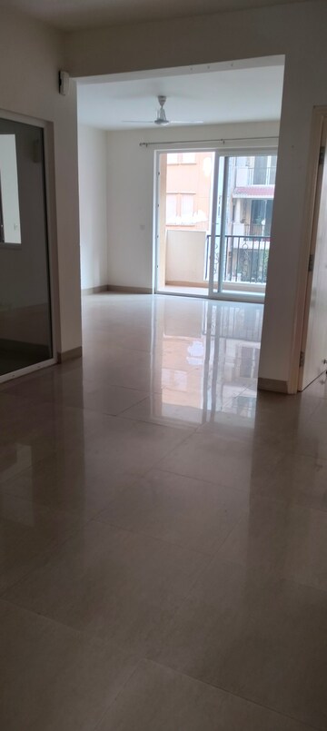Room in 3 BHK Apartment at Emaar Emerald Floors Premier, Sector 65 – for Rent