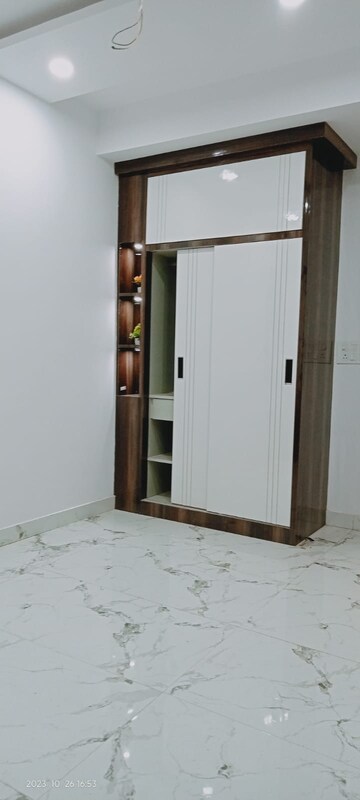 Building Lobby in 1 BHK Builder Floor at Sector 72 – for Sale