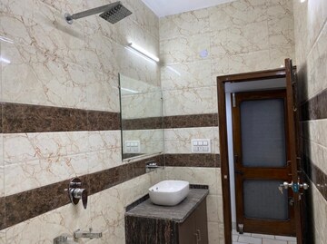 Master Bedroom in 1.5 BHK Apartment at Paschim Vihar – for Rent