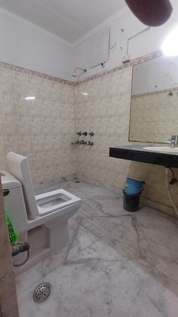 Bathroom in 2 BHK Builder Floor at Sector 28 – for Rent