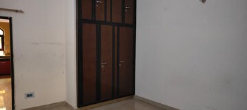 Room in 2 BHK Builder Floor at Sector 28 – for Rent
