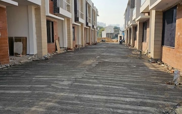 Plot For Sale in Old DLF Colony, Sector 14