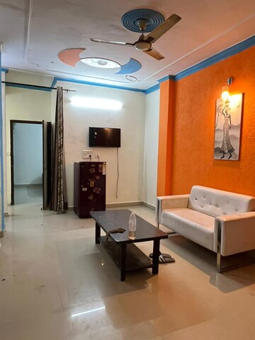 Living Room in 1 BHK Builder Floor at Ansal Sushant Lok I, Sector 43 – for Rent