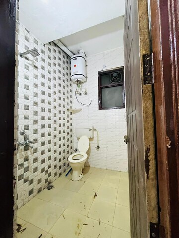 Bathroom in 1 BHK Builder Floor at Ansal Sushant Lok I, Sector 43 – for Rent