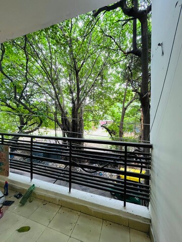 Balcony in 1 BHK Builder Floor at Ansal Sushant Lok I, Sector 43 – for Rent