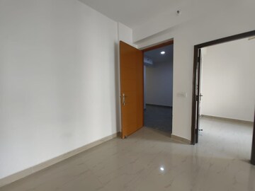 Room in 3 BHK Apartment at Divine Grace Housing Society, Omega Ii Greater Noida – for Rent