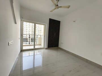 Room in 3 BHK Apartment at Divine Grace Housing Society, Omega Ii Greater Noida – for Rent