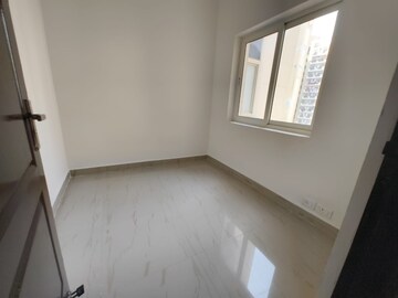 Room in 3 BHK Apartment at Divine Grace Housing Society, Omega Ii Greater Noida – for Rent