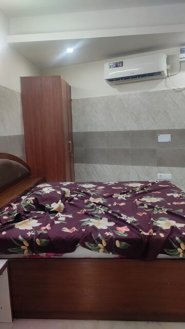 Room in 2 BHK Builder Floor at Ansal Sushant Lok I, Sector 43 – for Rent