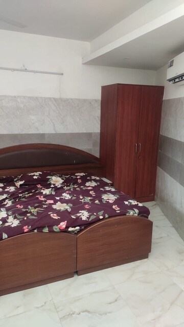 Furnished Amenities in 2 BHK Builder Floor at Ansal Sushant Lok I, Sector 43 – for Rent