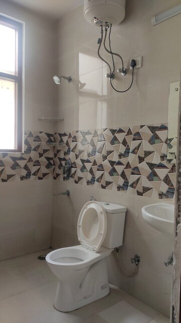Bathroom in 2 BHK Builder Floor at Ansal Sushant Lok I, Sector 43 – for Rent