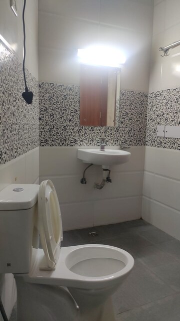 Bathroom in 2 BHK Builder Floor at Ansal Sushant Lok I, Sector 43 – for Rent