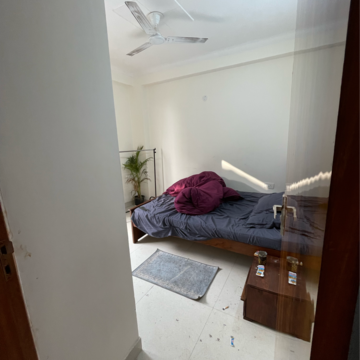 Master Bedroom in 2 BHK Builder Floor at Khirki Extension – for Rent
