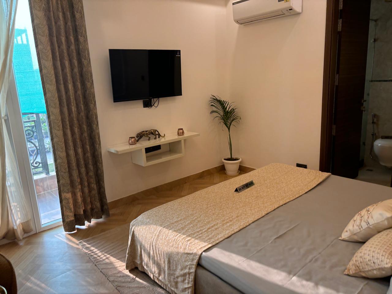 3 BHK + Servant Room,Study Room 2129 Sq.Ft. Builder Floor in Central Park The Orchard