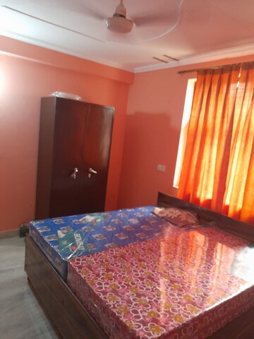 Bedroom in 2 BHK Builder Floor at Sector 38 – for Rent