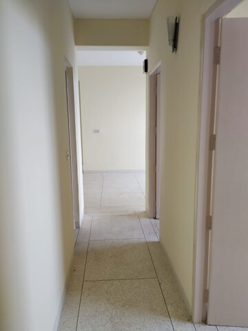 Building Lobby in 3 BHK Apartment at DLF Ridgewood Estate, Dlf Phase iv – for Sale