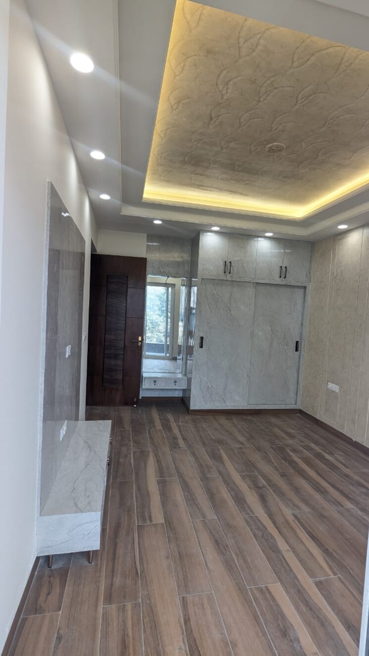 Room, puri-aman-vilas 4 Bedroom 270 Sq.Yd. Builder Floor In Sector 89 Faridabad 7953967