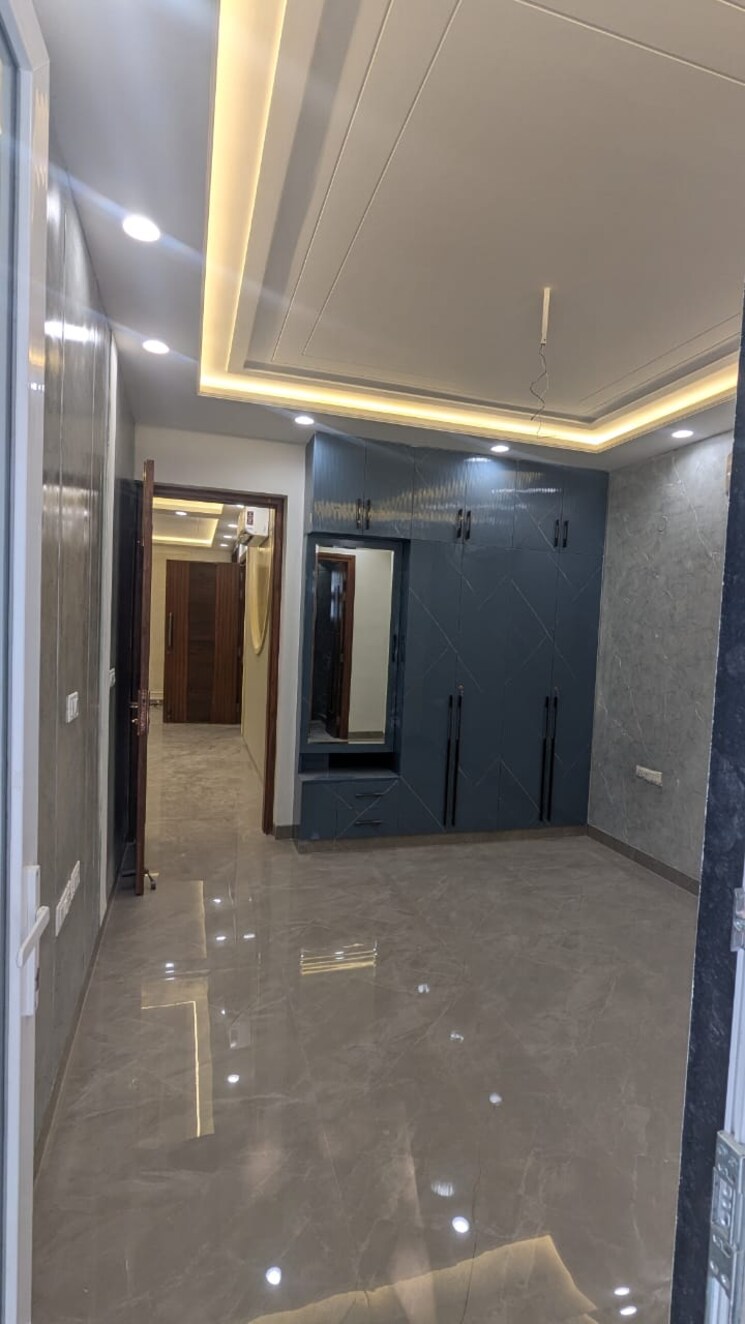 Room, puri-aman-vilas 4 Bedroom 270 Sq.Yd. Builder Floor In Sector 89 Faridabad 7953967