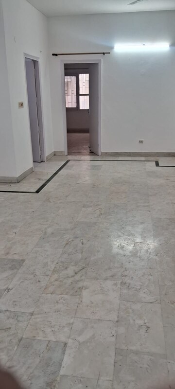 Room in 3 BHK Apartment at Uppal Plumeria Garden Estate, Omicron Iii Greater Noida – for Rent