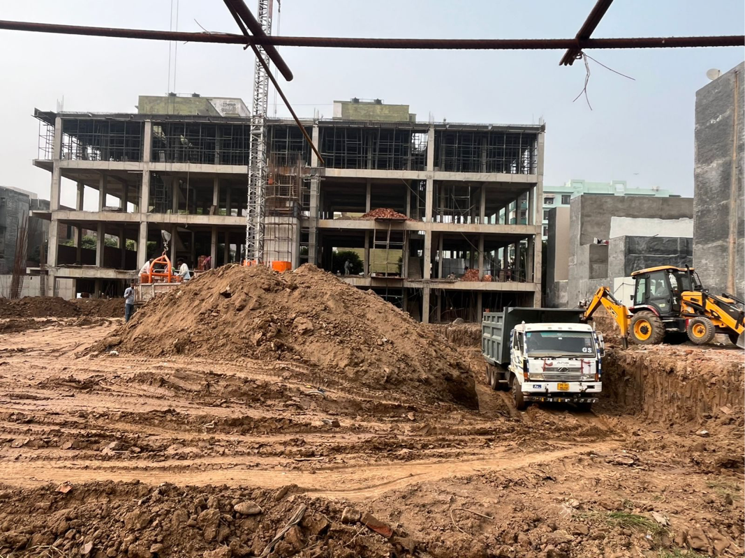 Showroom For Sale in Sps Realty Helios 