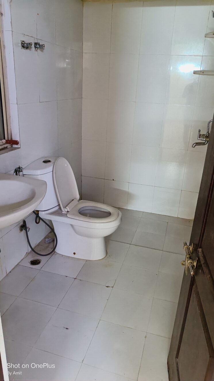 Bathroom, amrapali-eden-park 2 Bedroom 1140 Sq.Ft. Apartment In Sector 50 Noida 7954057