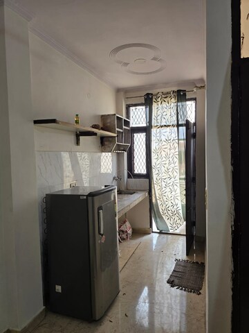Master Bedroom in 1.5 BHK Builder Floor at Mayur Vihar Phase 1 – for Rent