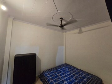 Bedroom in 1.5 BHK Builder Floor at Mayur Vihar Phase 1 – for Rent