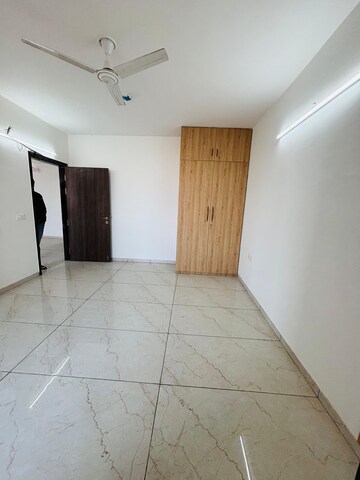 Room in 3 BHK Apartment at Rishita Manhattan, Gomti Nagar – for Rent