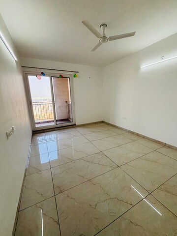 Room in 3 BHK Apartment at Rishita Manhattan, Gomti Nagar – for Rent