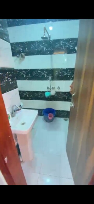 Furnished Amenities in 1.5 BHK Builder Floor at New Ashok Nagar – for Rent