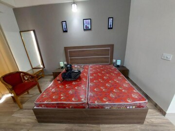 Bedroom in 1 RK Apartment at Paramount Golfforeste, Zeta I Greater Noida – for Rent