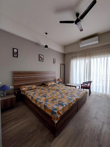 Bedroom in 1 RK Apartment at Paramount Golfforeste, Zeta I Greater Noida – for Rent