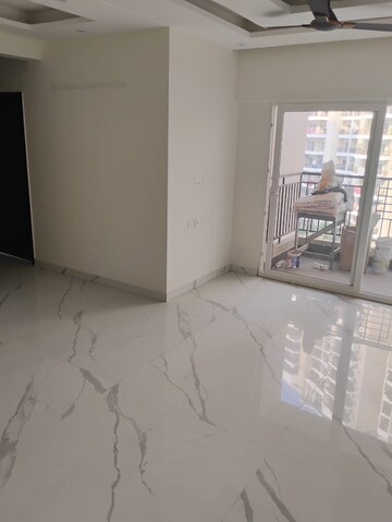 Room in 4 BHK Apartment at Ace Divino, Sector 1 Greater Noida – for Rent