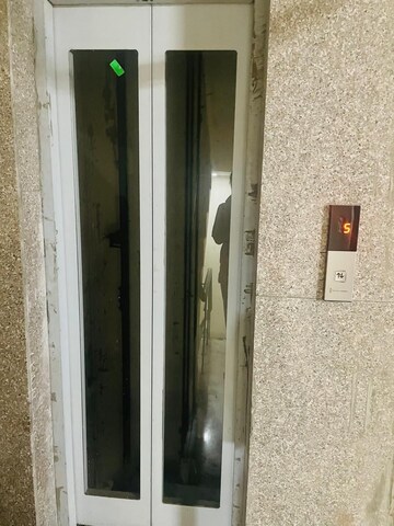 Building Lobby in 2.5 BHK Builder Floor at Mayur Vihar Phase 1 – for Rent