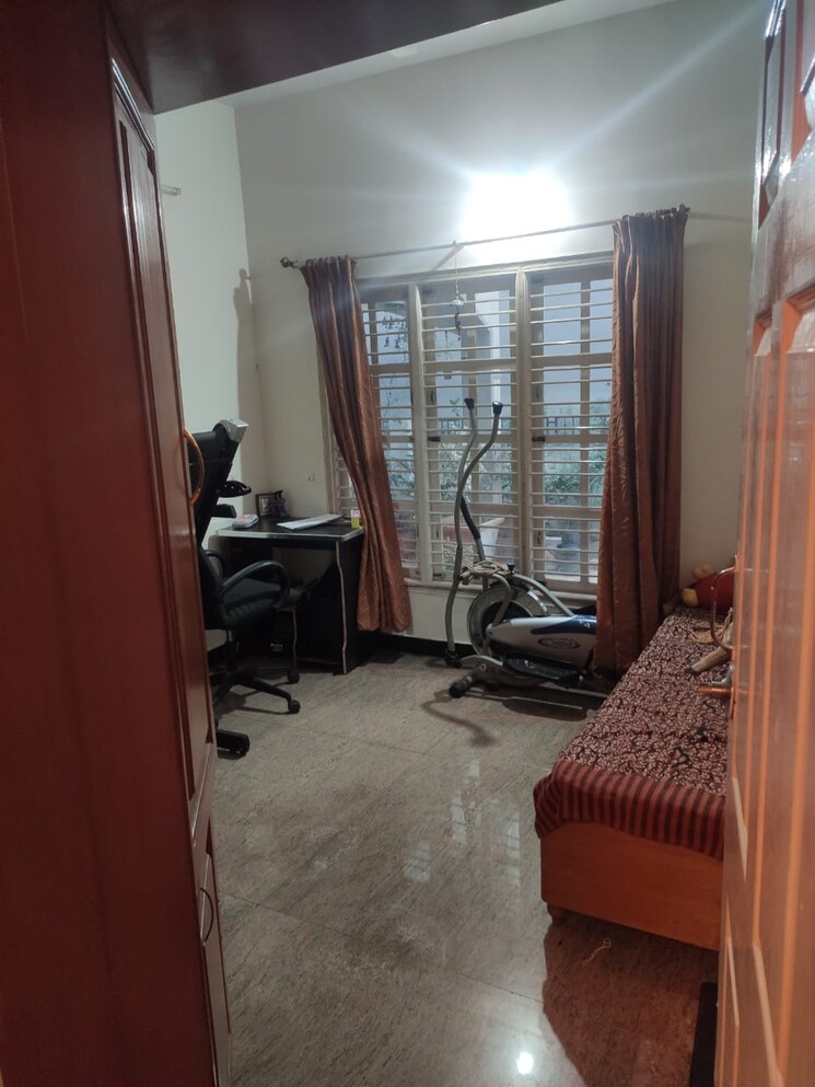 Room, hoodi 4 Bedroom 2500 Sq.Ft. Independent House In Hoodi Bangalore 7954186