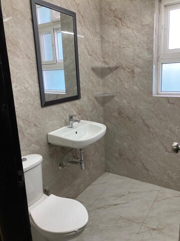 Bathroom in 2.5 BHK Builder Floor at Vipul World Plots, Sector 48 – for Rent