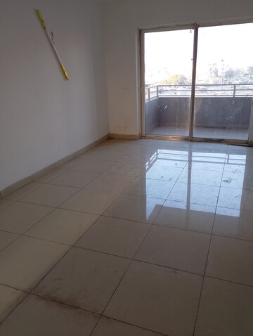Room in 3 BHK Apartment at ILD Grand, Sector 37c – for Sale