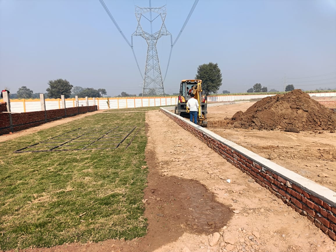 Plot For Sale in Hanuman Kunj 