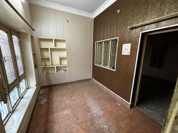 Room in 2 BHK Villa at Aliganj – for Rent
