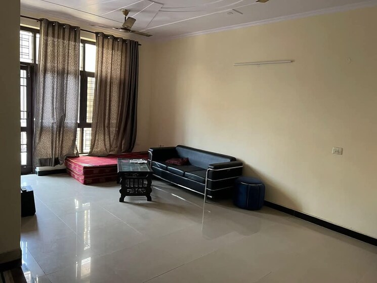 Living Room, ip extension 3 Bedroom 1600 Sq.Ft. Apartment In Ip Extension Delhi 7954301