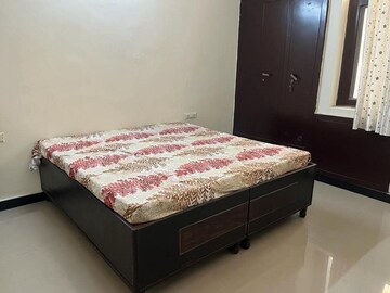 Bedroom in 3 BHK Apartment at Ip Extension – for Rent