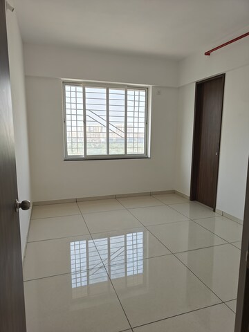 Room in 2 BHK Apartment at Mantra 99 Riverfront, Baner – for Rent