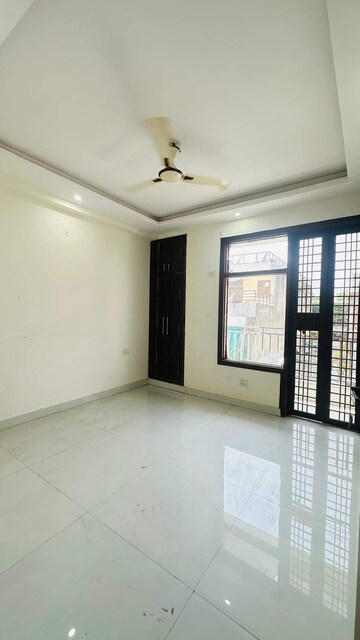 Master Bedroom in 3 BHK Builder Floor at Chattarpur – for Rent