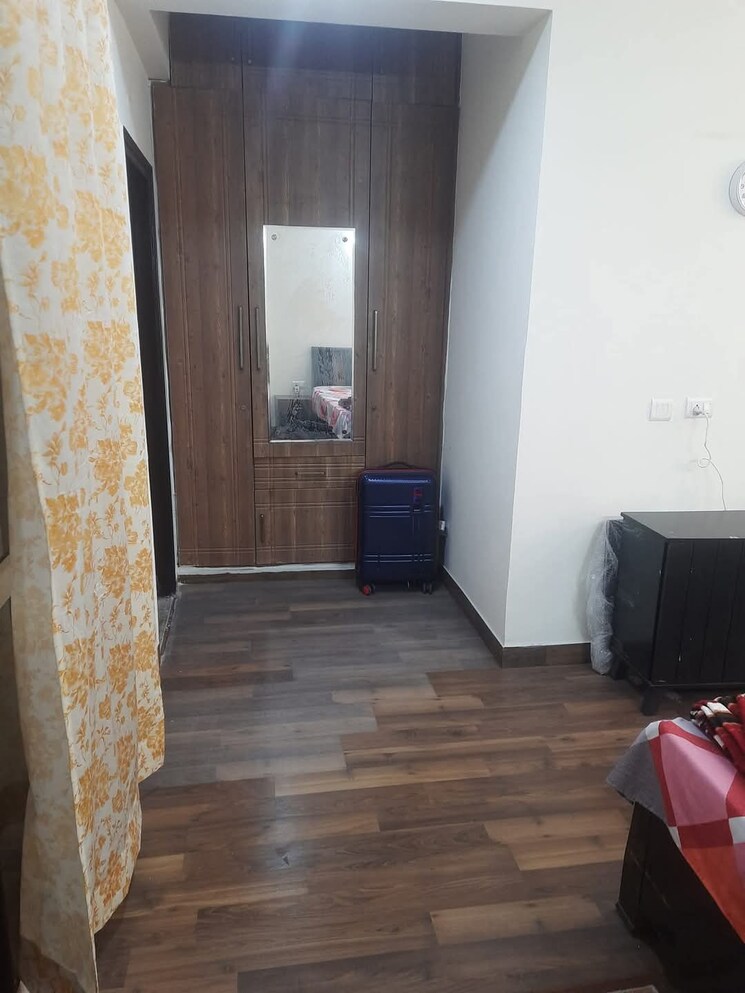  Parking, ip extension 2 Bedroom 1050 Sq.Ft. Apartment In Ip Extension Delhi 7954449