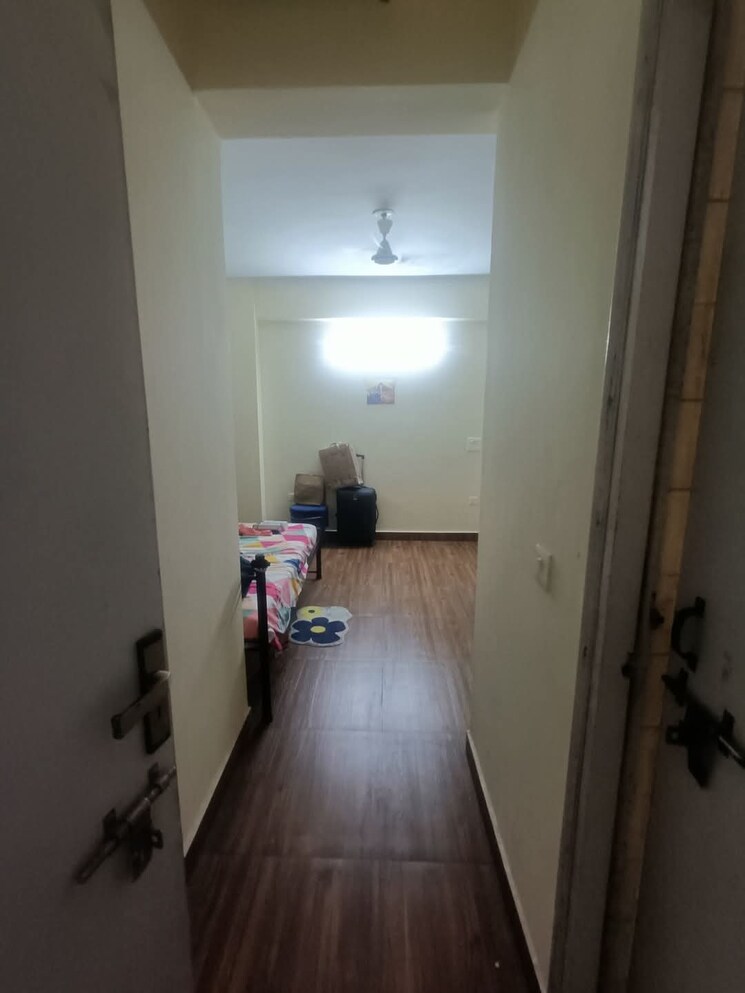 Room, ip extension 3 Bedroom 1600 Sq.Ft. Apartment In Ip Extension Delhi 7954512