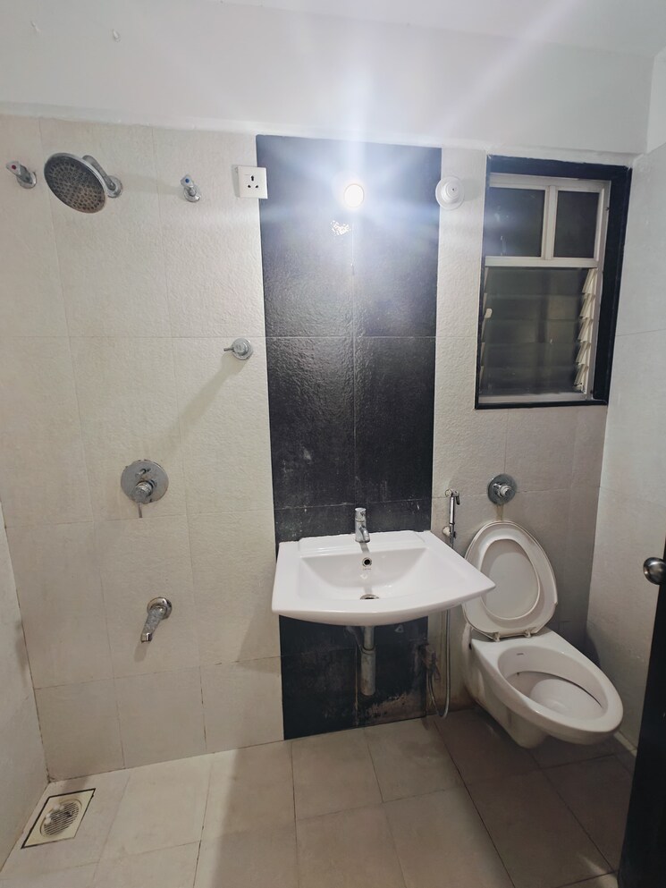 Bathroom, nyati-equatorial 2 Bedroom 1050 Sq.Ft. Apartment In Bavdhan Pune 7954551